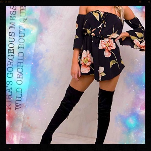 ✨🍭✨BNWT MINI FLORAL ROMPER✨🍭✨ - Picture 1 of 4